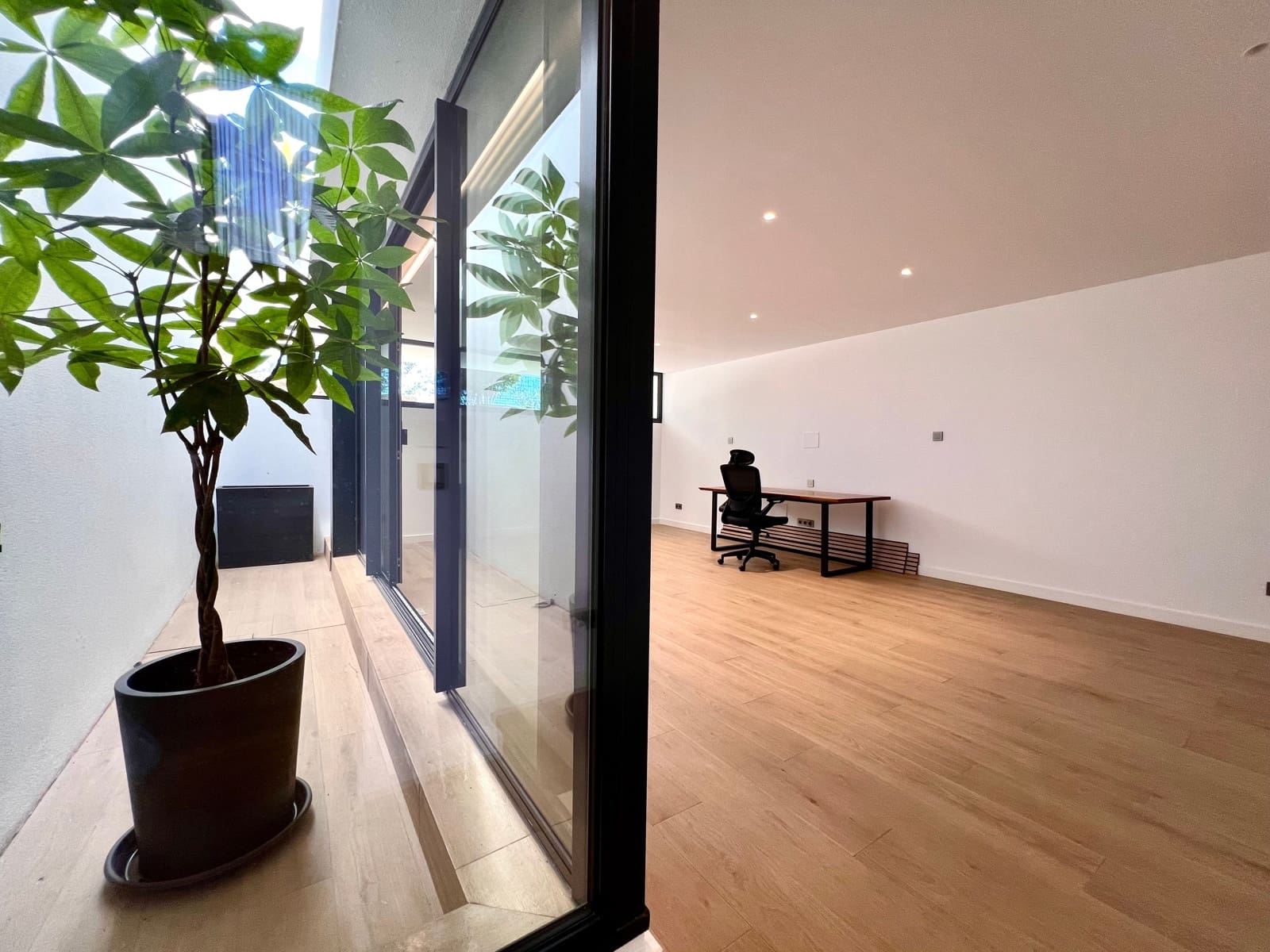 4 soverom Villa til salgs i El Paraiso med svømmebasseng - € 1 775 000 (Ref: 9287318)