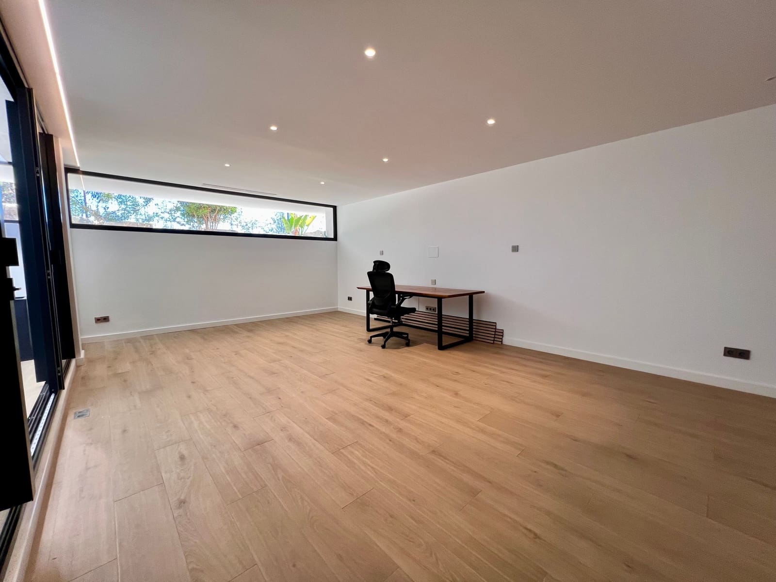 4 soverom Villa til salgs i El Paraiso med svømmebasseng - € 1 775 000 (Ref: 9287318)