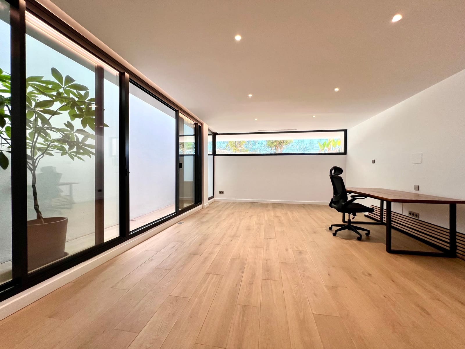 4 soverom Villa til salgs i El Paraiso med svømmebasseng - € 1 775 000 (Ref: 9287318)