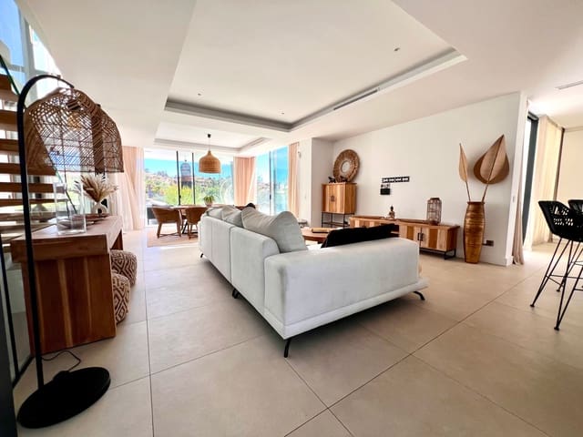 4 soverom Villa til salgs i El Paraiso, Estepona med svømmebasseng - € 1 775 000 (Ref: 9287318)