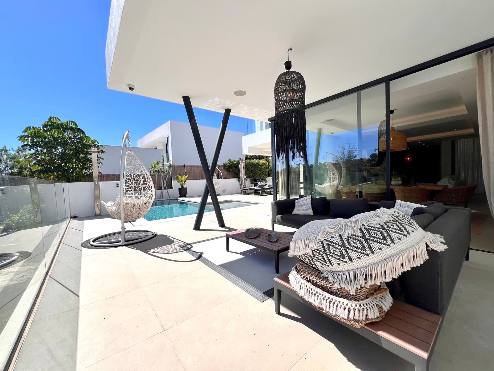 4 soverom Villa til salgs i El Paraiso med svømmebasseng - € 1 775 000 (Ref: 9287318)