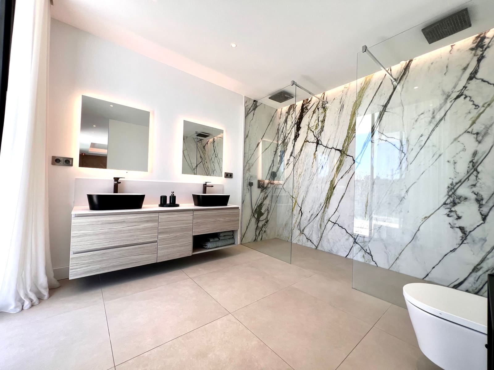 4 soverom Villa til salgs i El Paraiso med svømmebasseng - € 1 775 000 (Ref: 9287318)