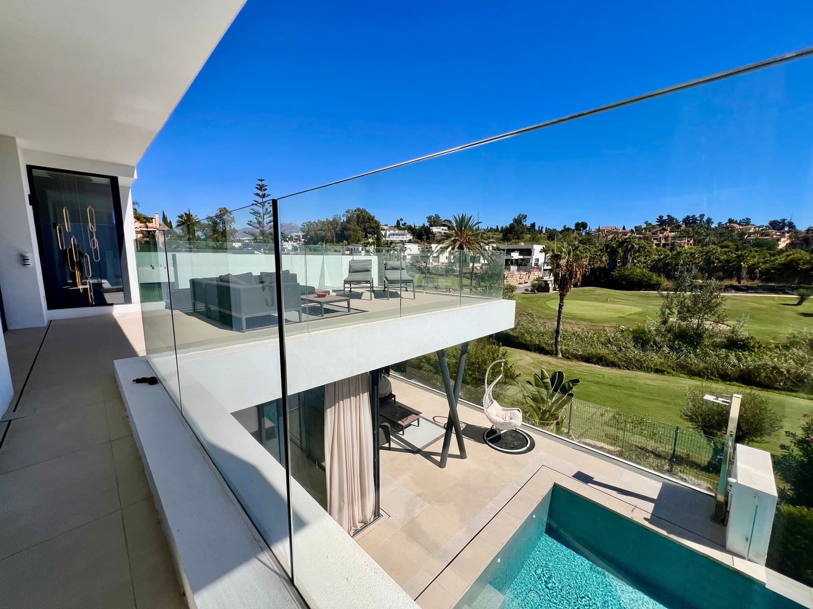 4 soverom Villa til salgs i El Paraiso med svømmebasseng - € 1 775 000 (Ref: 9287318)