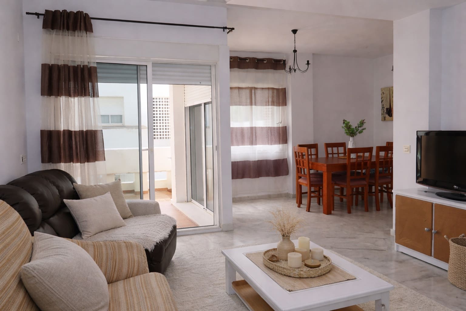 4 makuuhuone Huoneisto myytävänä paikassa Estepona mukana uima-altaan - 318 999 € (Ref: 9288120)