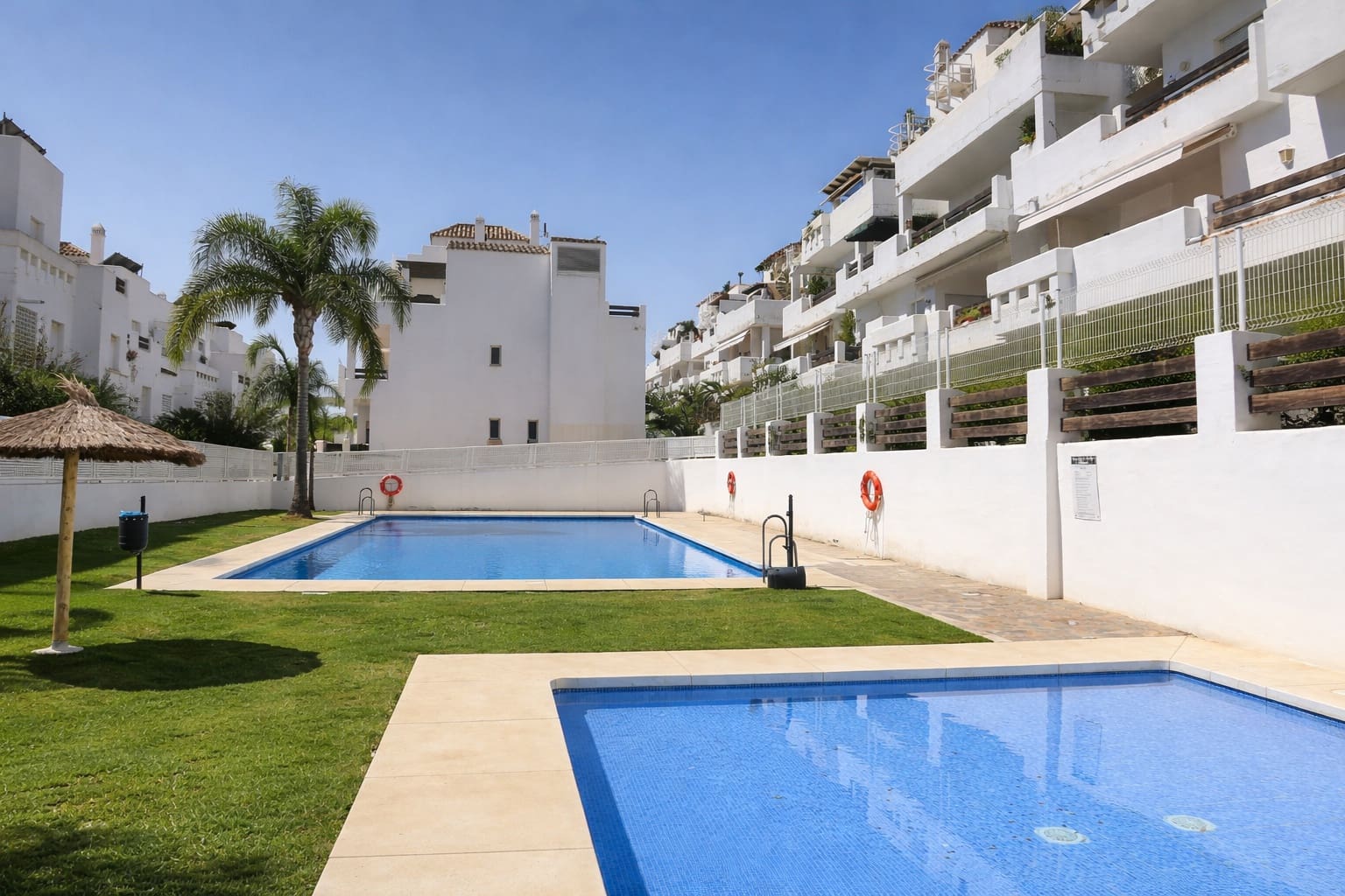 4 makuuhuone Huoneisto myytävänä paikassa Estepona mukana uima-altaan - 318 999 € (Ref: 9288120)