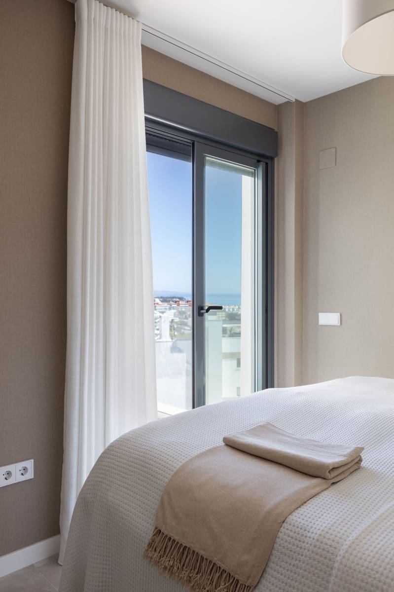 3 sypialnia Penthouse na sprzedaż w Estepona z basenem - 1 299 000 € (Ref: 9291530)