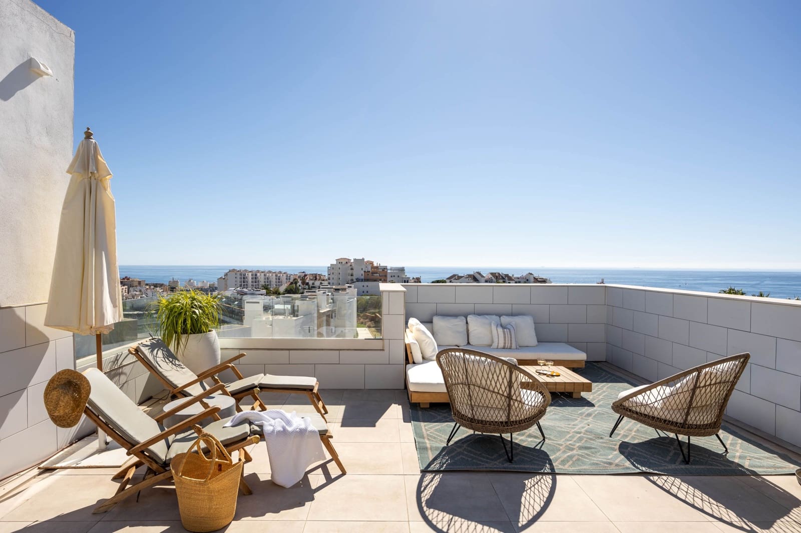 3 sypialnia Penthouse na sprzedaż w Estepona z basenem - 1 299 000 € (Ref: 9291530)