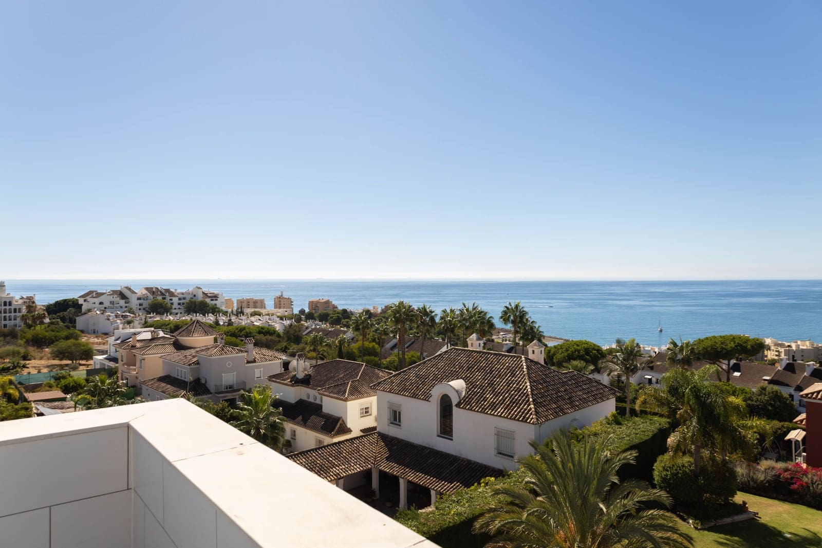 3 sypialnia Penthouse na sprzedaż w Estepona z basenem - 1 299 000 € (Ref: 9291530)