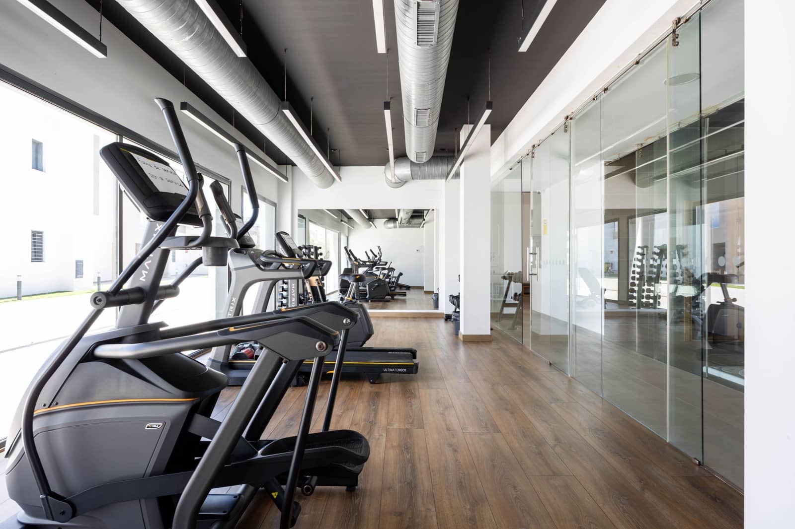 3 sypialnia Penthouse na sprzedaż w Estepona z basenem - 1 299 000 € (Ref: 9291530)