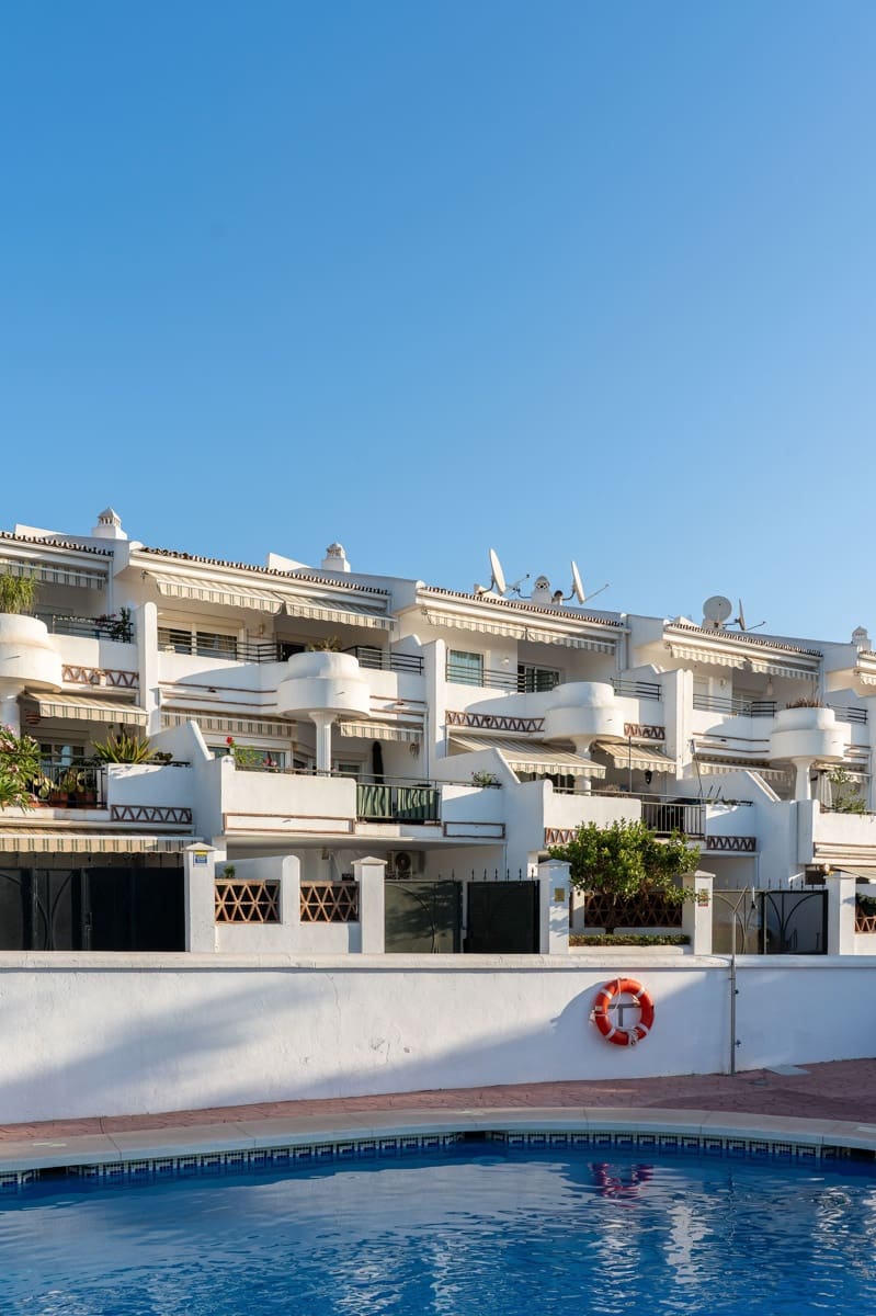 5 bedroom Townhouse for sale in Benalmadena with pool - € 645,000 (Ref: 9306421)