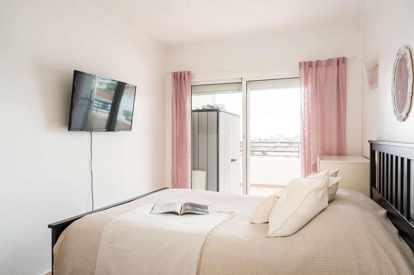 5 bedroom Townhouse for sale in Benalmadena with pool - € 645,000 (Ref: 9306421)