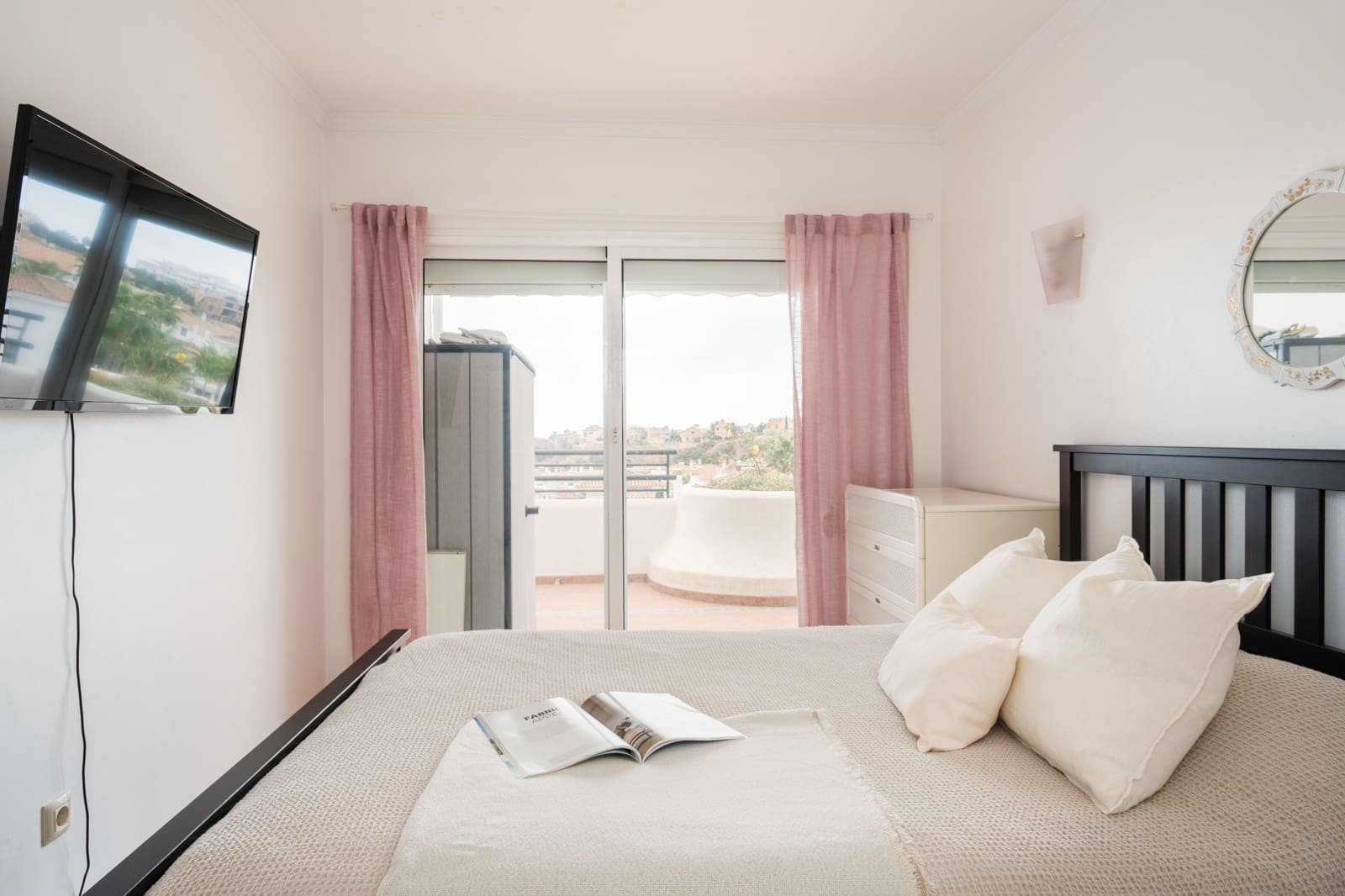 5 bedroom Townhouse for sale in Benalmadena with pool - € 645,000 (Ref: 9306421)