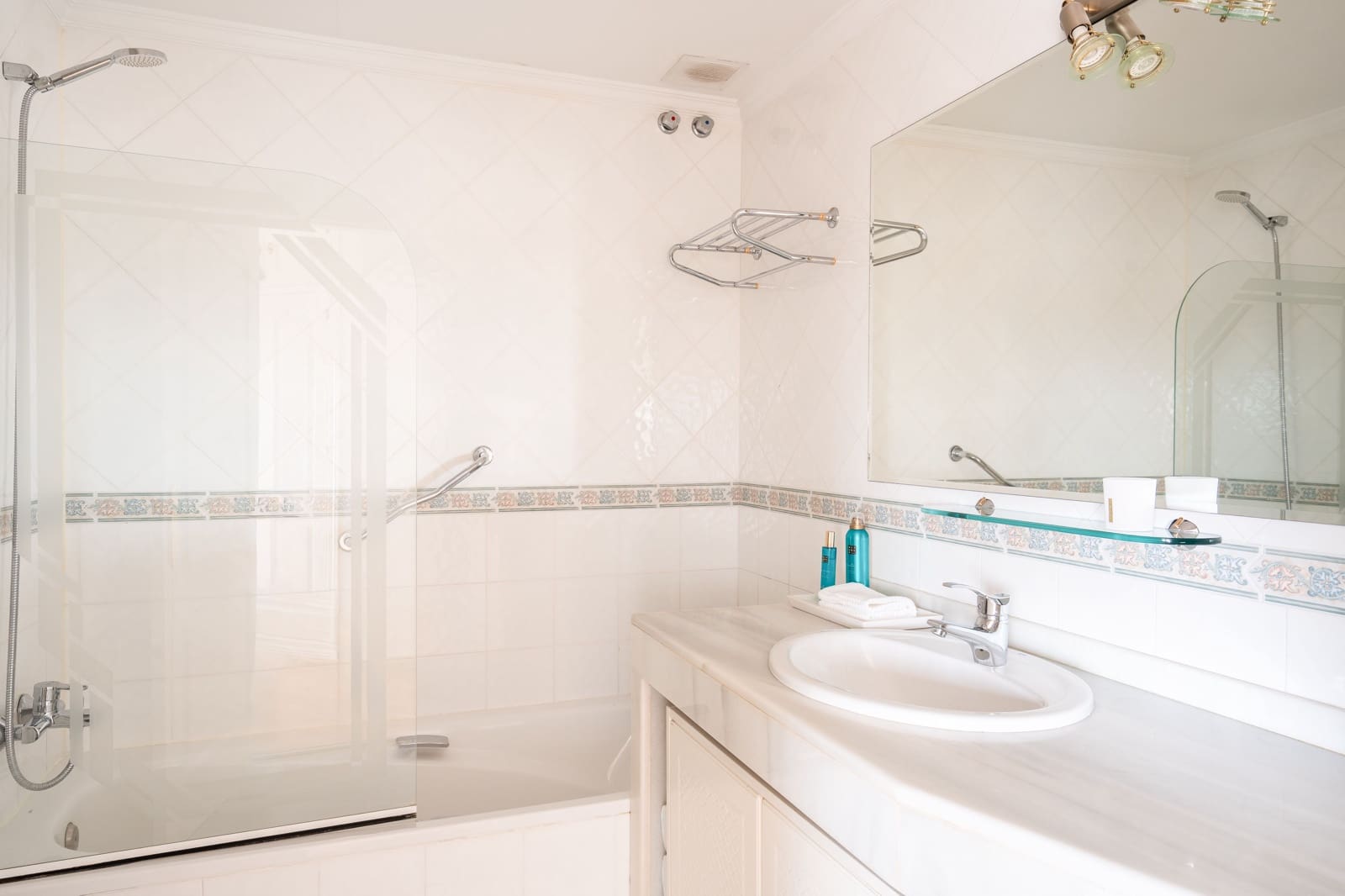 5 bedroom Townhouse for sale in Benalmadena with pool - € 645,000 (Ref: 9306421)