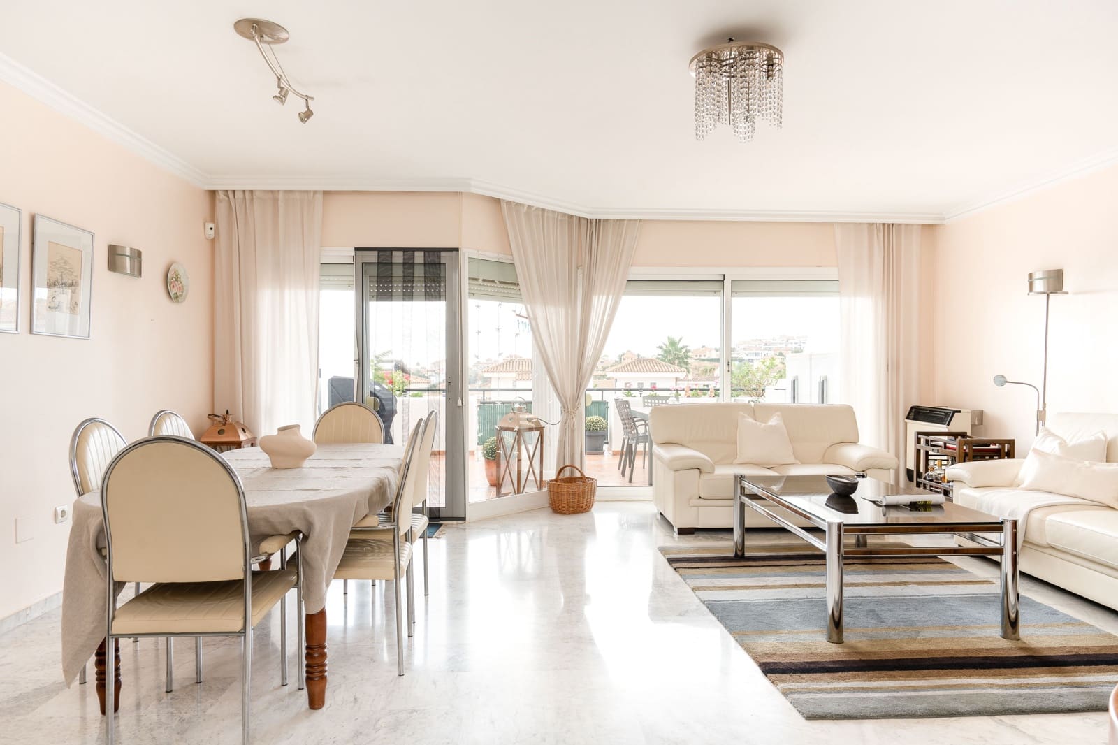 5 bedroom Townhouse for sale in Benalmadena with pool - € 645,000 (Ref: 9306421)