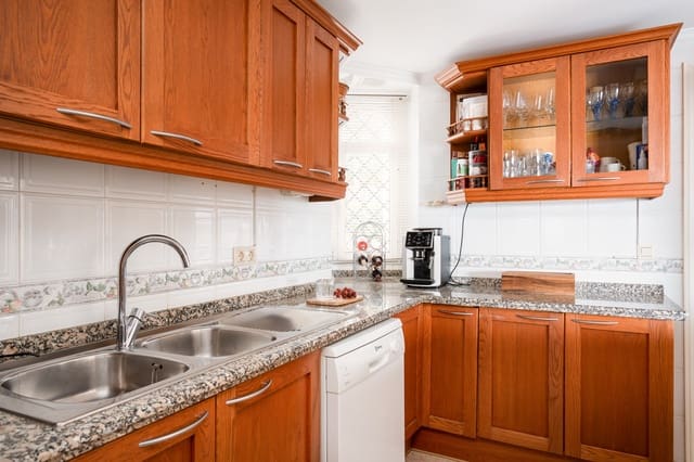 5 soveværelse Byhus til salg i Parque de la Paloma, Benalmádena med swimmingpool - € 645.000 (Ref: 9306421)