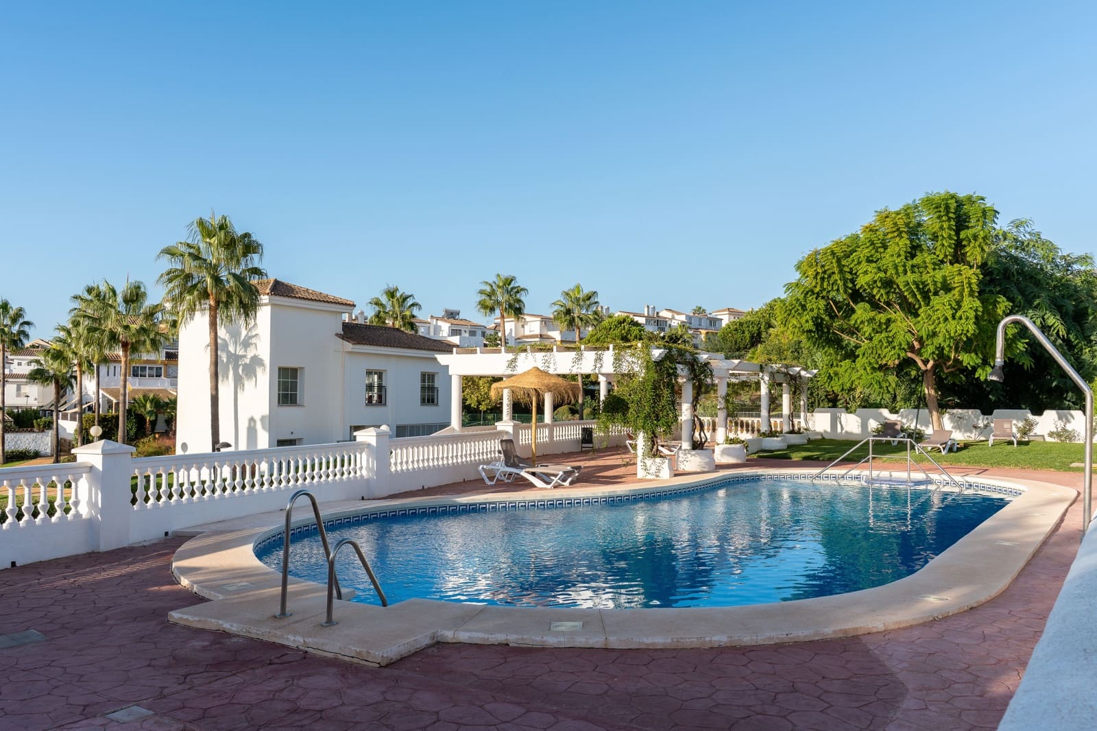 5 bedroom Townhouse for sale in Benalmadena with pool - € 645,000 (Ref: 9306421)