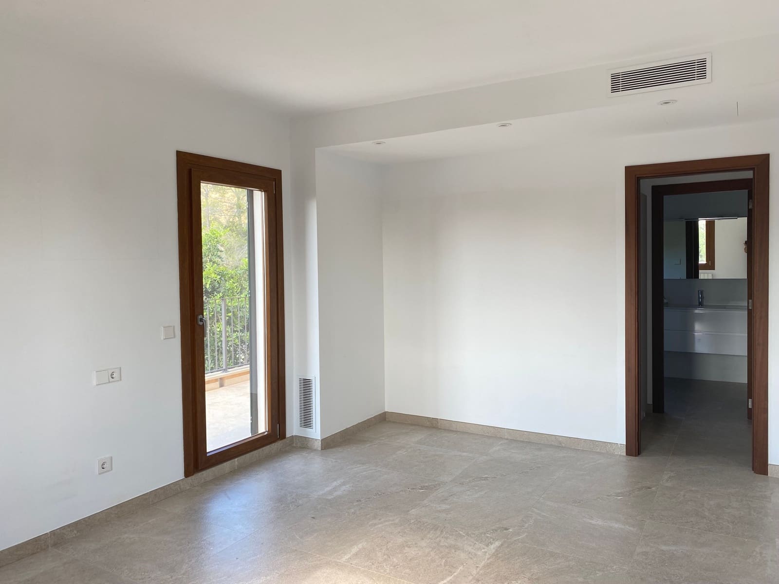 5 bedroom Townhouse for rent in Palma de Mallorca with pool - € 6,500 (Ref: 9319697)