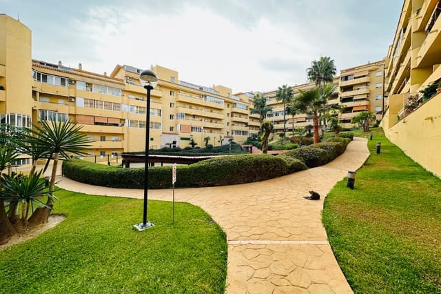 Apartamento de 2 habitaciones en Los Pacos, Fuengirola en venta con piscina - 249.000 € (Ref: 9322312)