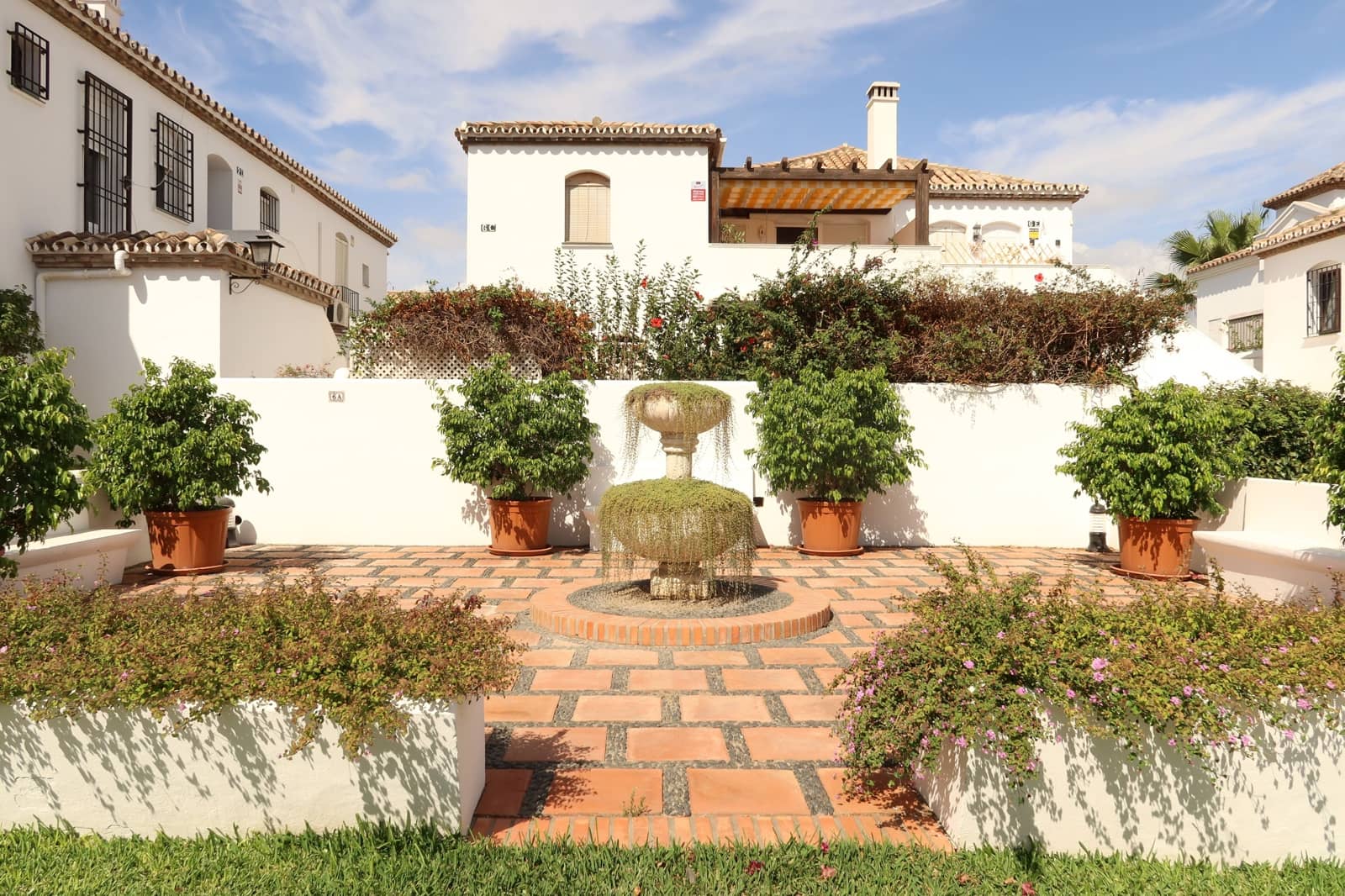 2 soverom Penthouse til salgs i Estepona med svømmebasseng - € 359 900 (Ref: 9330105)