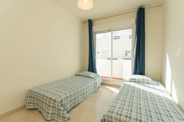 3 Zimmer Apartment zu verkaufen in Altos de Estepona, Estepona mit Pool - 260.000 € (Ref: 9336931)