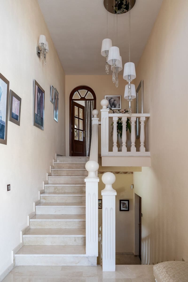 6 makuuhuone Huvila myytävänä paikassa Benalmadena mukana uima-altaan - 1 790 000 € (Ref: 9337170)