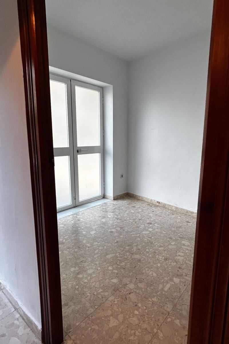 Apartamento de 4 habitaciones en Fuengirola en venta - 350.000 € (Ref: 9337171)