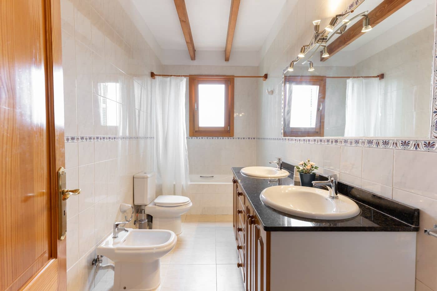 8 makuuhuone Omakotitalo vuokrattavana paikassa Sencelles mukana uima-altaan - 4 800 € (Ref: 9340452)