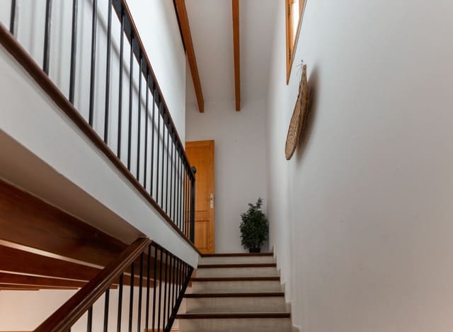 8 sypialnia Dom do wynajęcia w Sencelles z basenem - 4 800 € (Ref: 9340452)