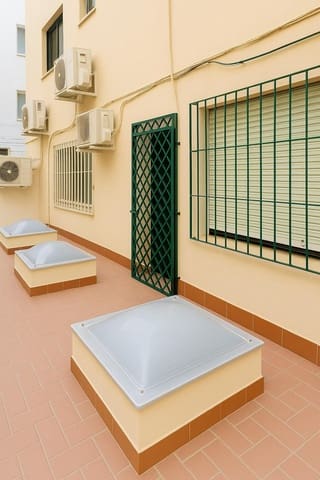 Kommersiell til salgs i Marbella - € 375 000 (Ref: 9341641)