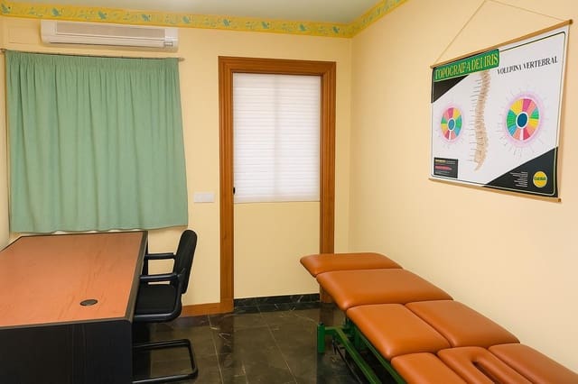 Kommersiell til salgs i Marbella - € 375 000 (Ref: 9341641)