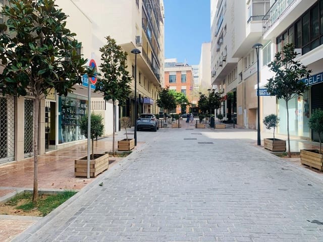 Kommersiell til salgs i Marbella - € 375 000 (Ref: 9341641)