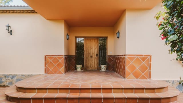 Chalet de 6 habitaciones en Marbesa, Marbella en venta - 1.995.000 € (Ref: 9343615)