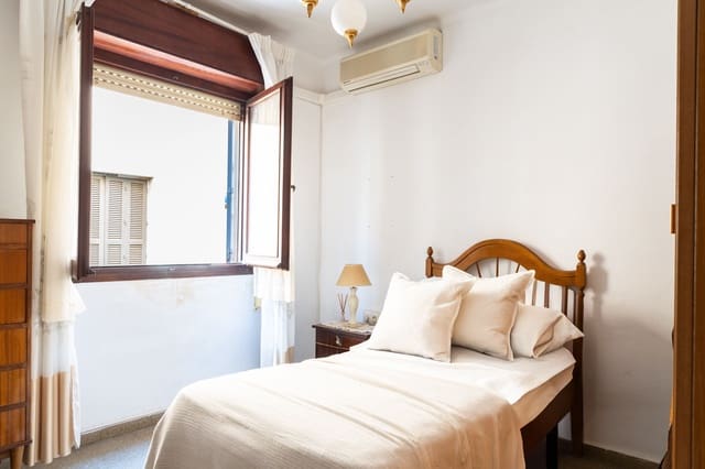 3 makuuhuone Huoneisto myytävänä paikassa La Goleta, Málaga kaupunki - 745 000 € (Ref: 9352902)