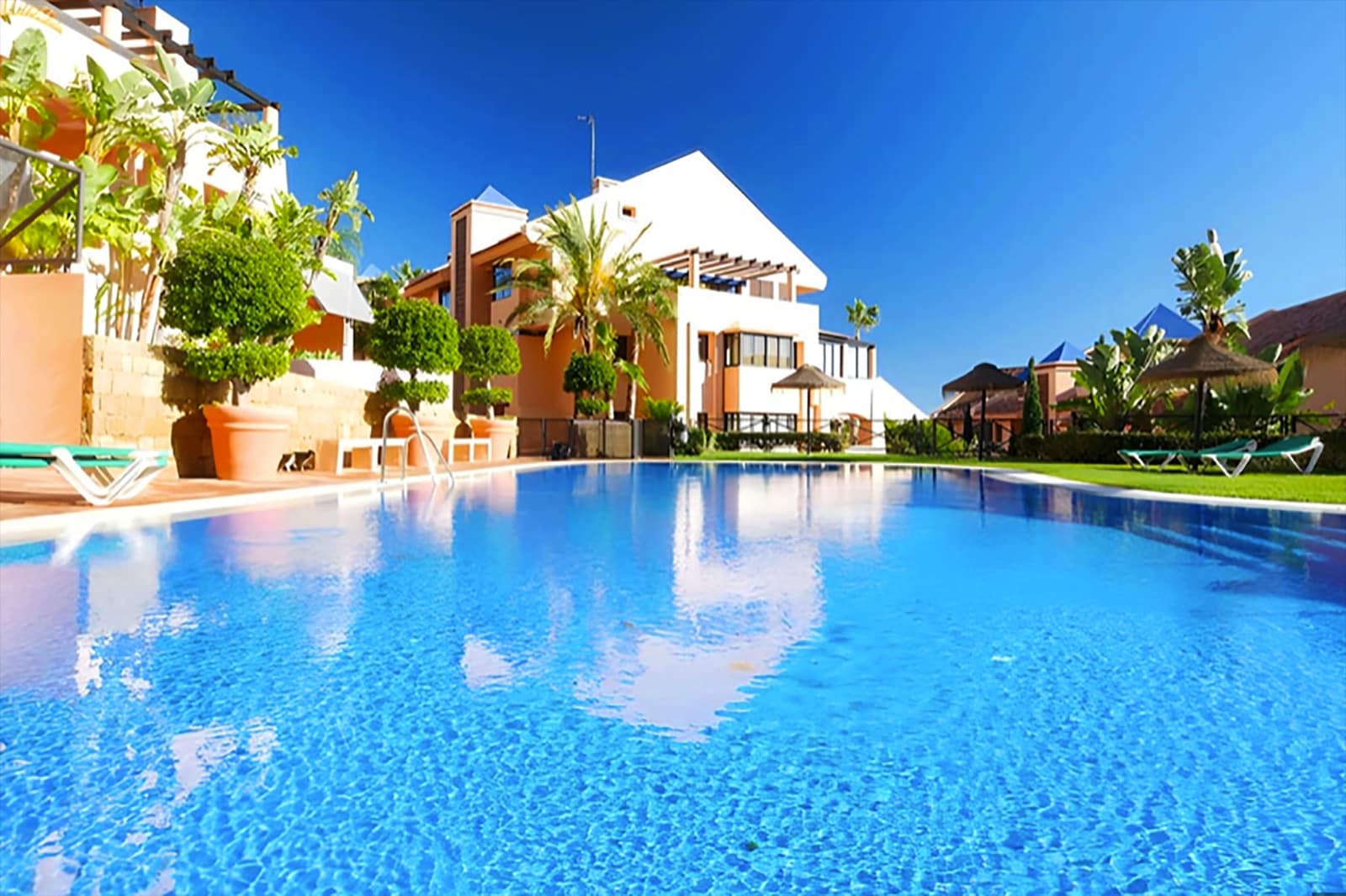 3 Zimmer Apartment zu verkaufen in Mijas Costa mit Pool - 495.000 € (Ref: 9355325)