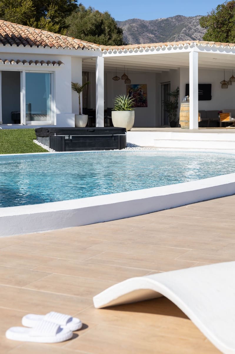 4 sypialnia Dom na sprzedaż w Mijas z basenem - 1 795 000 € (Ref: 9356510)