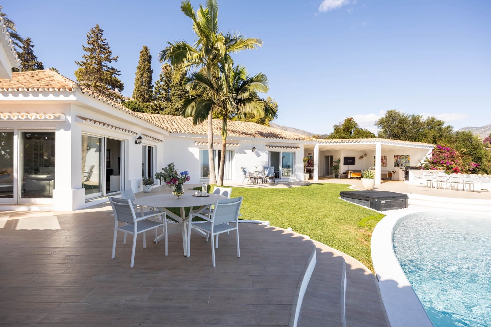 4 sypialnia Dom na sprzedaż w Mijas z basenem - 1 795 000 € (Ref: 9356510)