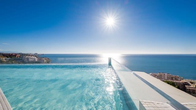 3 makuuhuone Kattohuoneisto myytävänä paikassa Las Gaviotas  - Carvajal, Fuengirola mukana uima-altaan - 3 495 000 € (Ref: 9360784)
