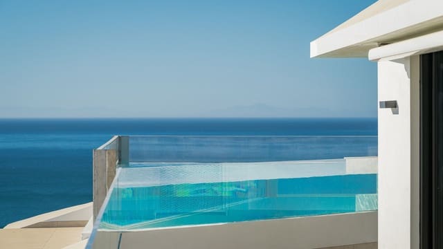 3 Zimmer Penthouse zu verkaufen in Las Gaviotas  - Carvajal, Fuengirola mit Pool - 3.495.000 € (Ref: 9360784)