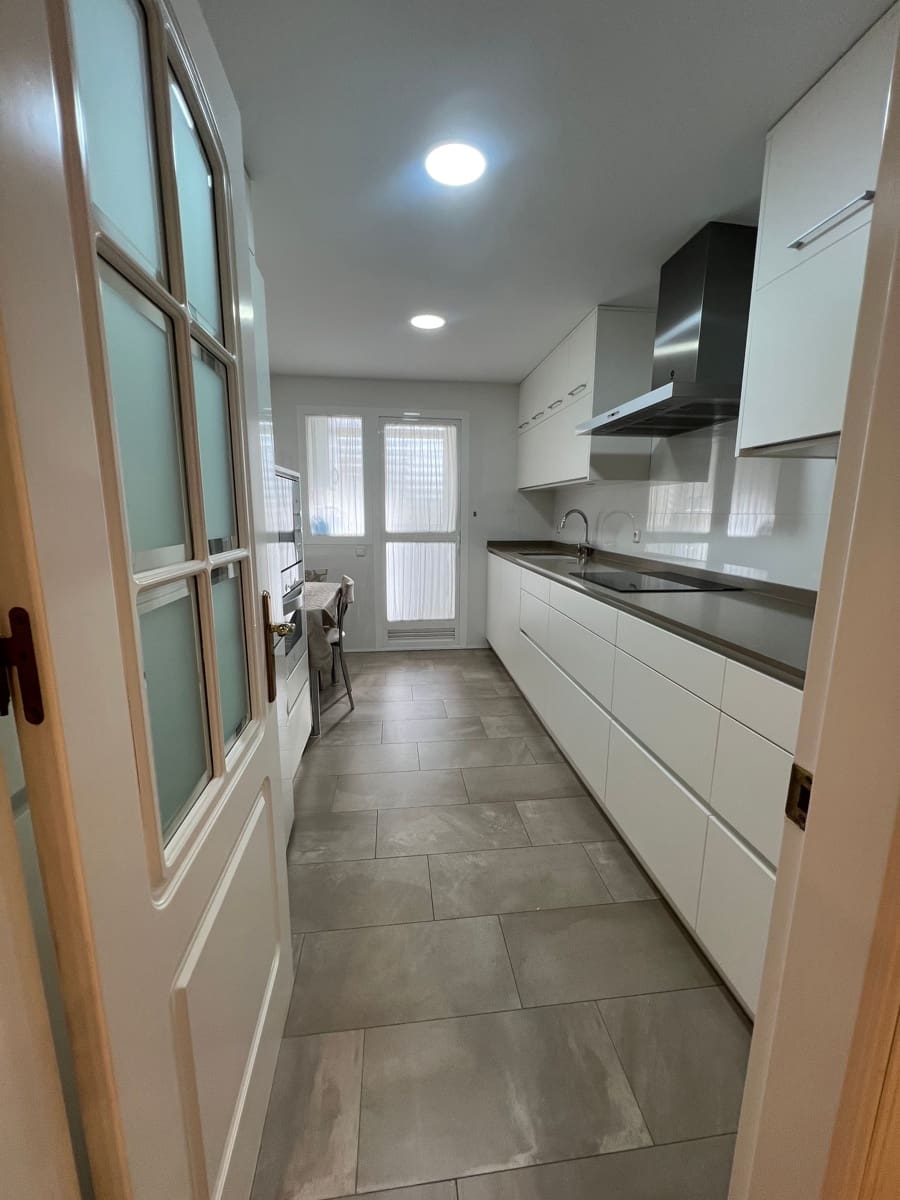 3 makuuhuone Huoneisto vuokrattavana paikassa Torremolinos - 1 800 € (Ref: 9363434)