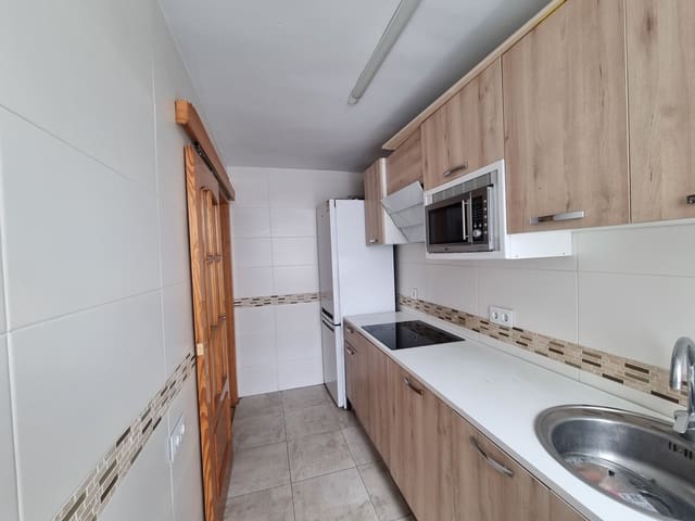 3 bedroom Flat for sale in Jaén city - € 79,000 (Ref: 9371394)