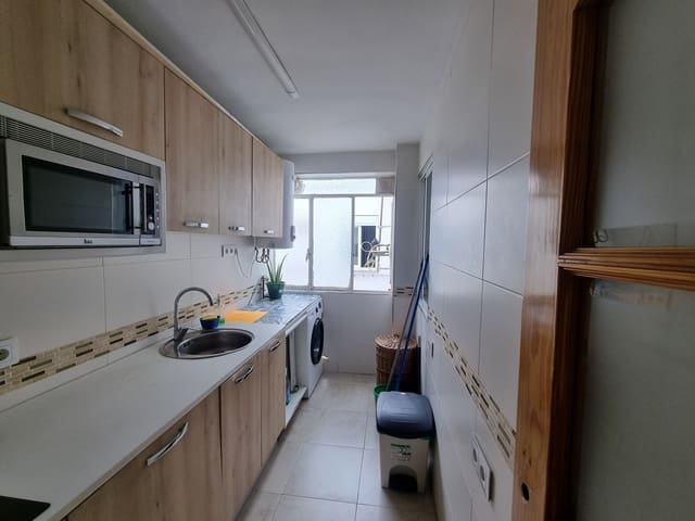 3 bedroom Flat for sale in Jaén city - € 79,000 (Ref: 9371394)