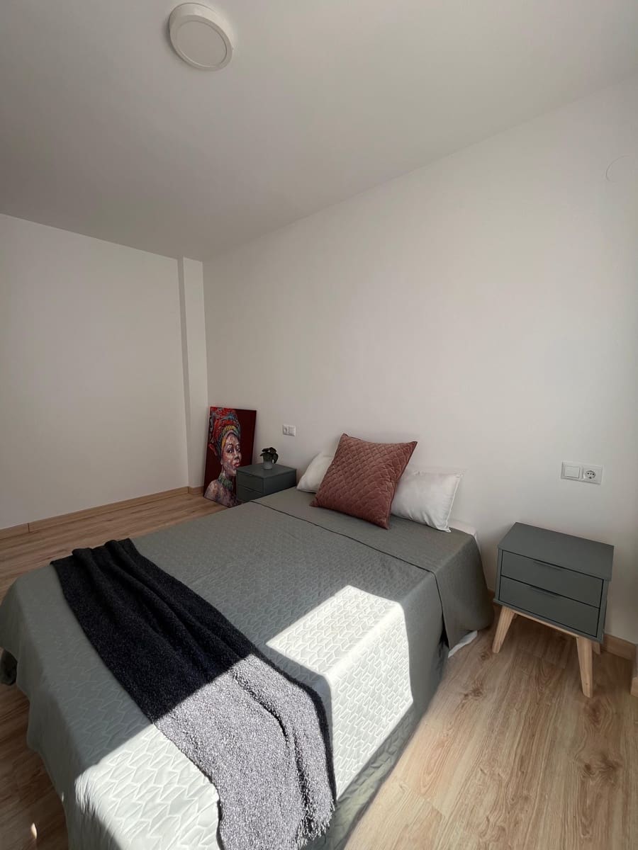 2 soveværelse Lejlighed til salg i Malaga by - € 350.000 (Ref: 9371396)