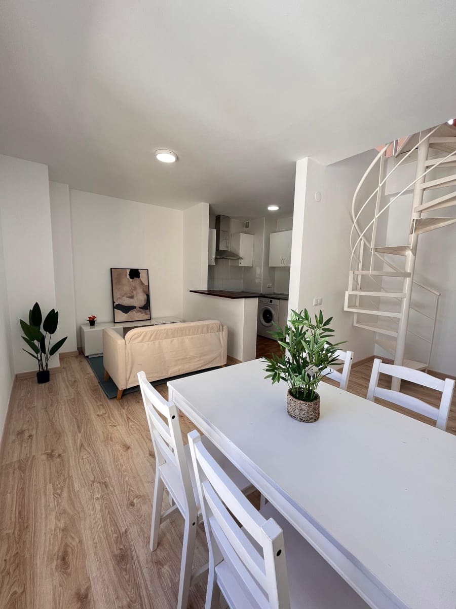 2 soveværelse Lejlighed til salg i Malaga by - € 350.000 (Ref: 9371396)