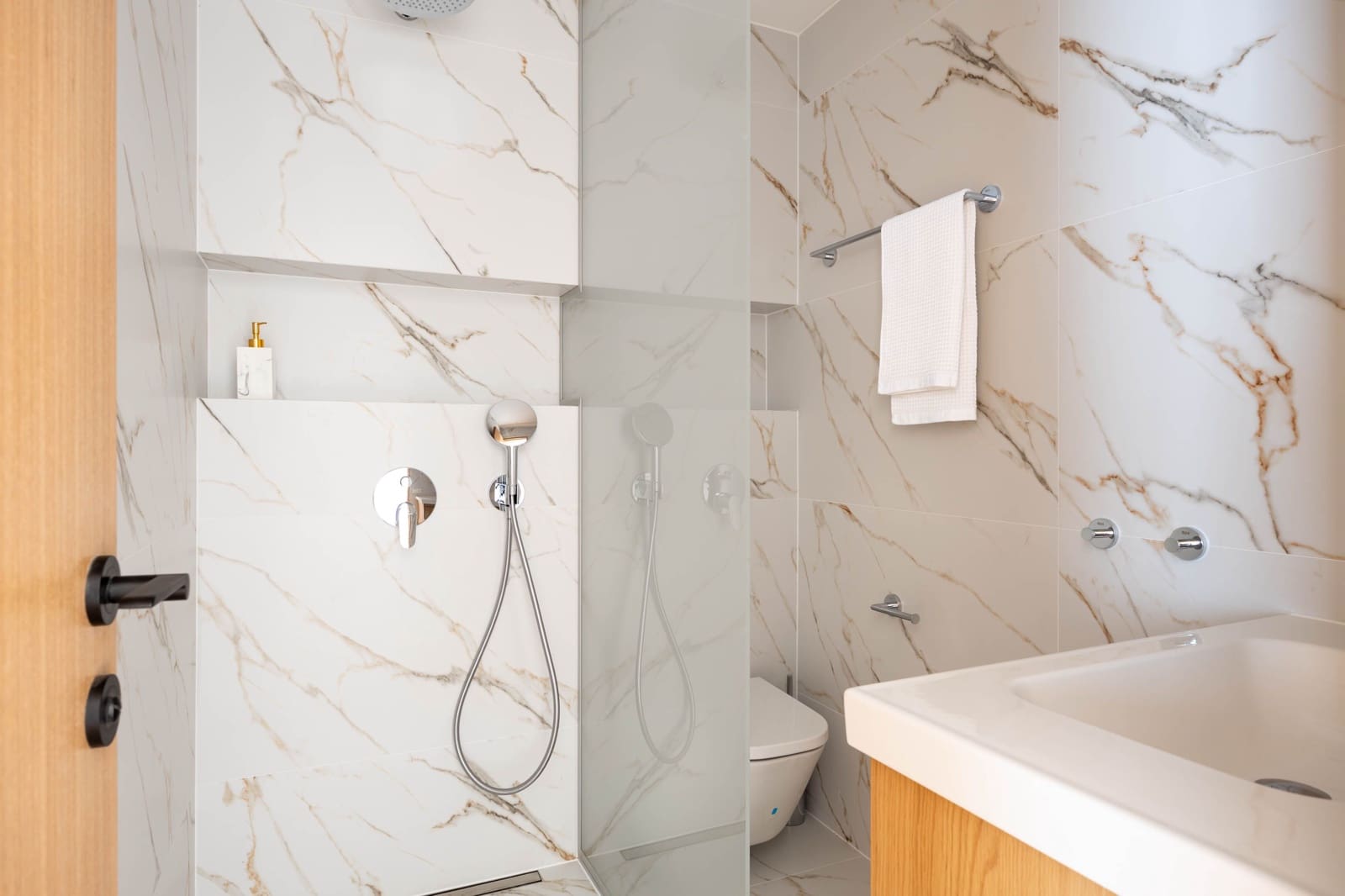 3 Zimmer Haus zu verkaufen in New Golden Mile mit Pool - 1.300.000 € (Ref: 9372273)