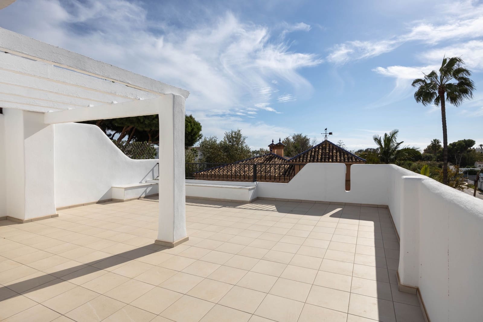 3 Zimmer Haus zu verkaufen in New Golden Mile mit Pool - 1.300.000 € (Ref: 9372273)