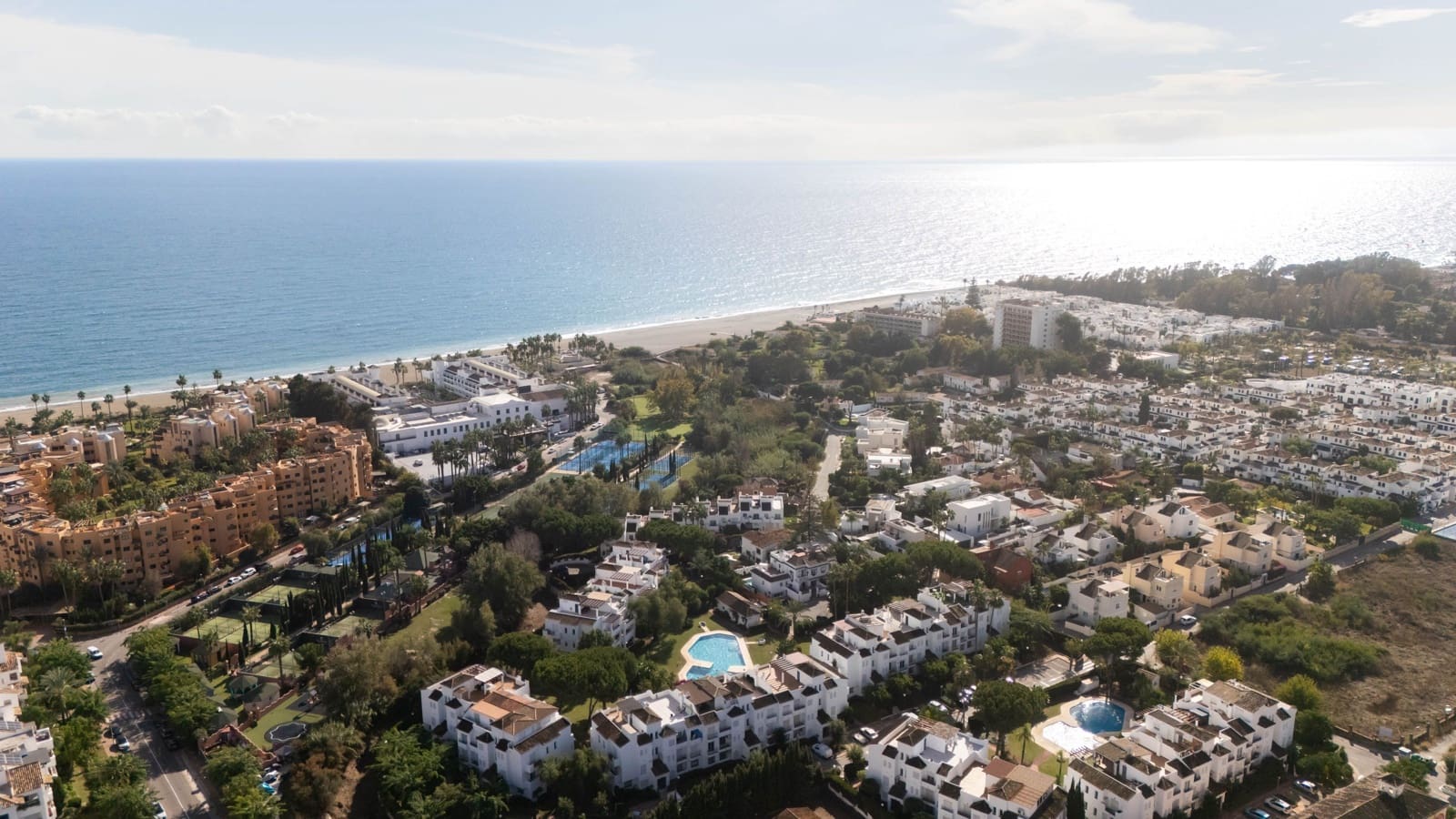 3 Zimmer Haus zu verkaufen in New Golden Mile mit Pool - 1.300.000 € (Ref: 9372273)