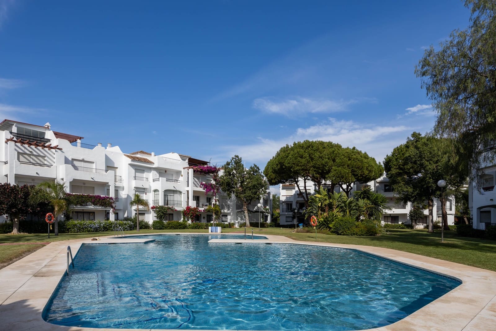 3 Zimmer Haus zu verkaufen in New Golden Mile mit Pool - 1.300.000 € (Ref: 9372273)