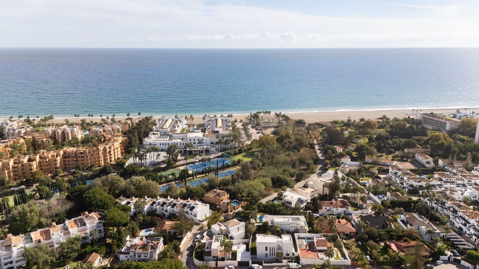 3 Zimmer Haus zu verkaufen in New Golden Mile mit Pool - 1.300.000 € (Ref: 9372273)