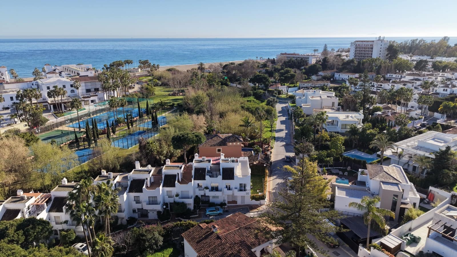 3 bedroom Townhouse for sale in New Golden Mile with pool - € 1,300,000 (Ref: 9372273)