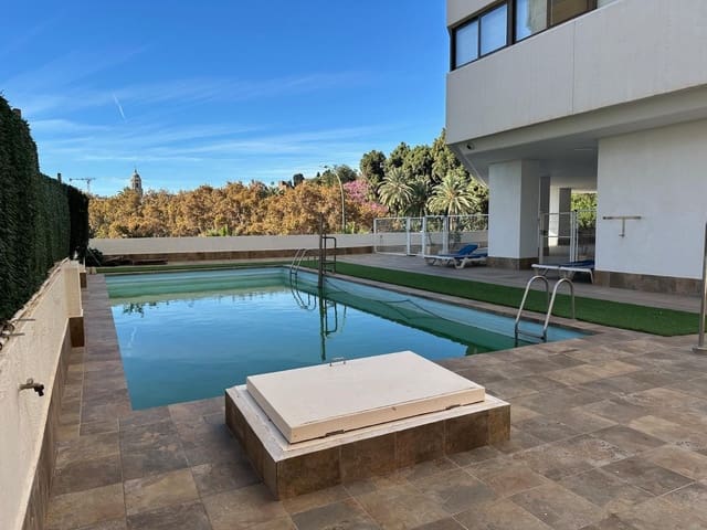 Apartamento de 3 habitaciones en La Malagueta, Málaga ciudad en venta con piscina - 1.730.000 € (Ref: 9373967)